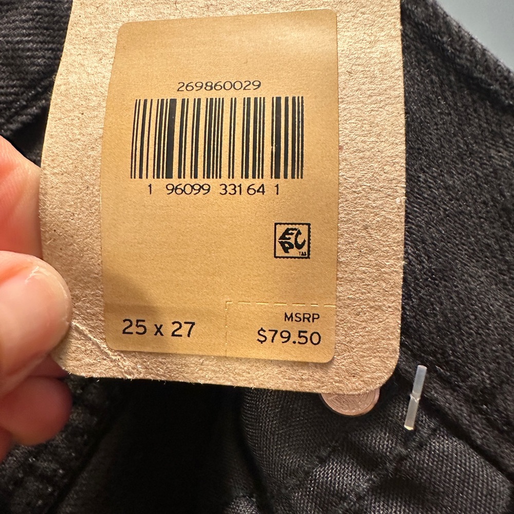 Levi’s High Waisted Mom Jean Black. Size25/27 on tags. Destruction. 💯 Cotton. - Picture 10 of 12